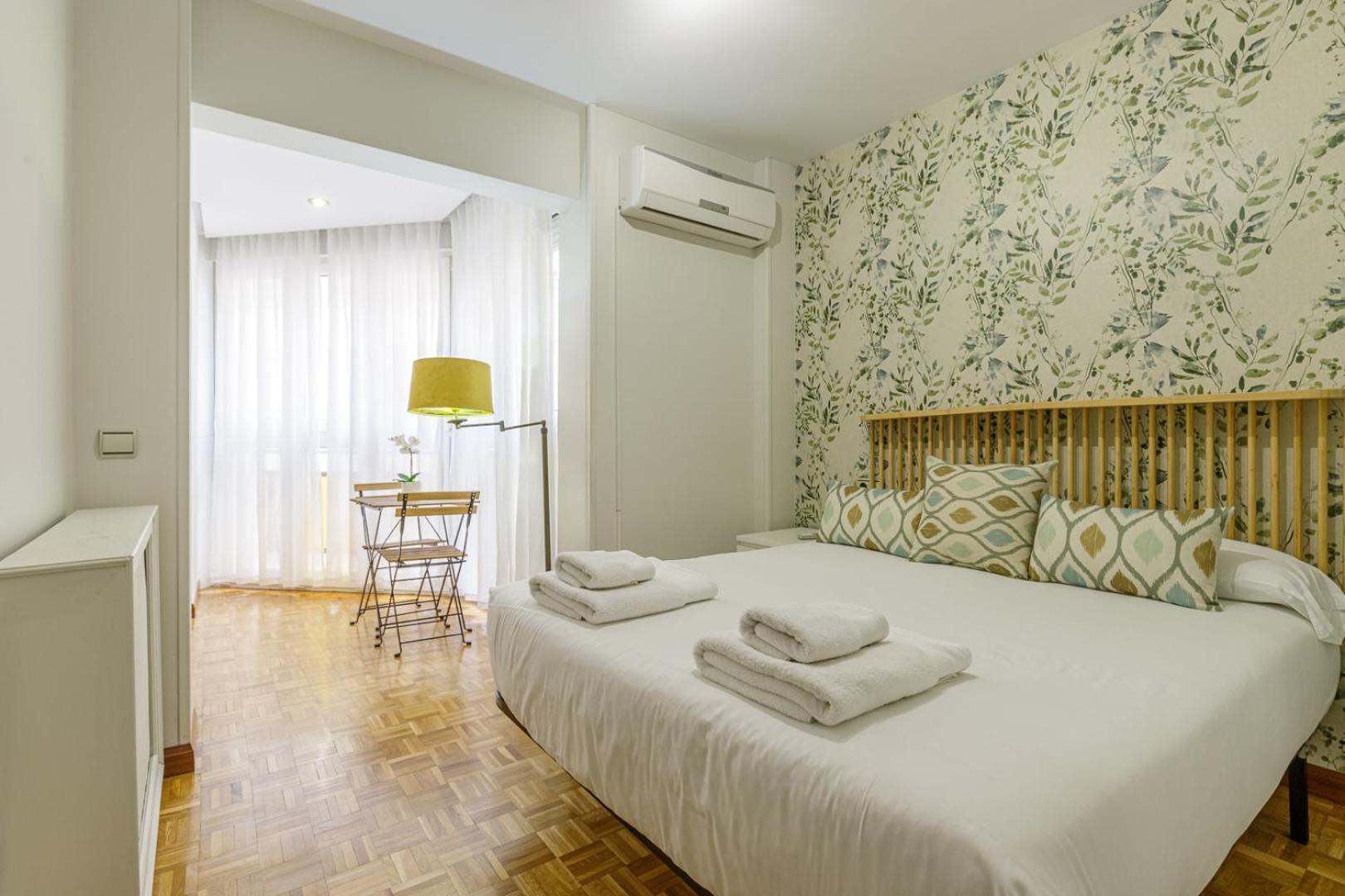 Beach Malagueta By Caleta Homes มาลากา ภายนอก รูปภาพ