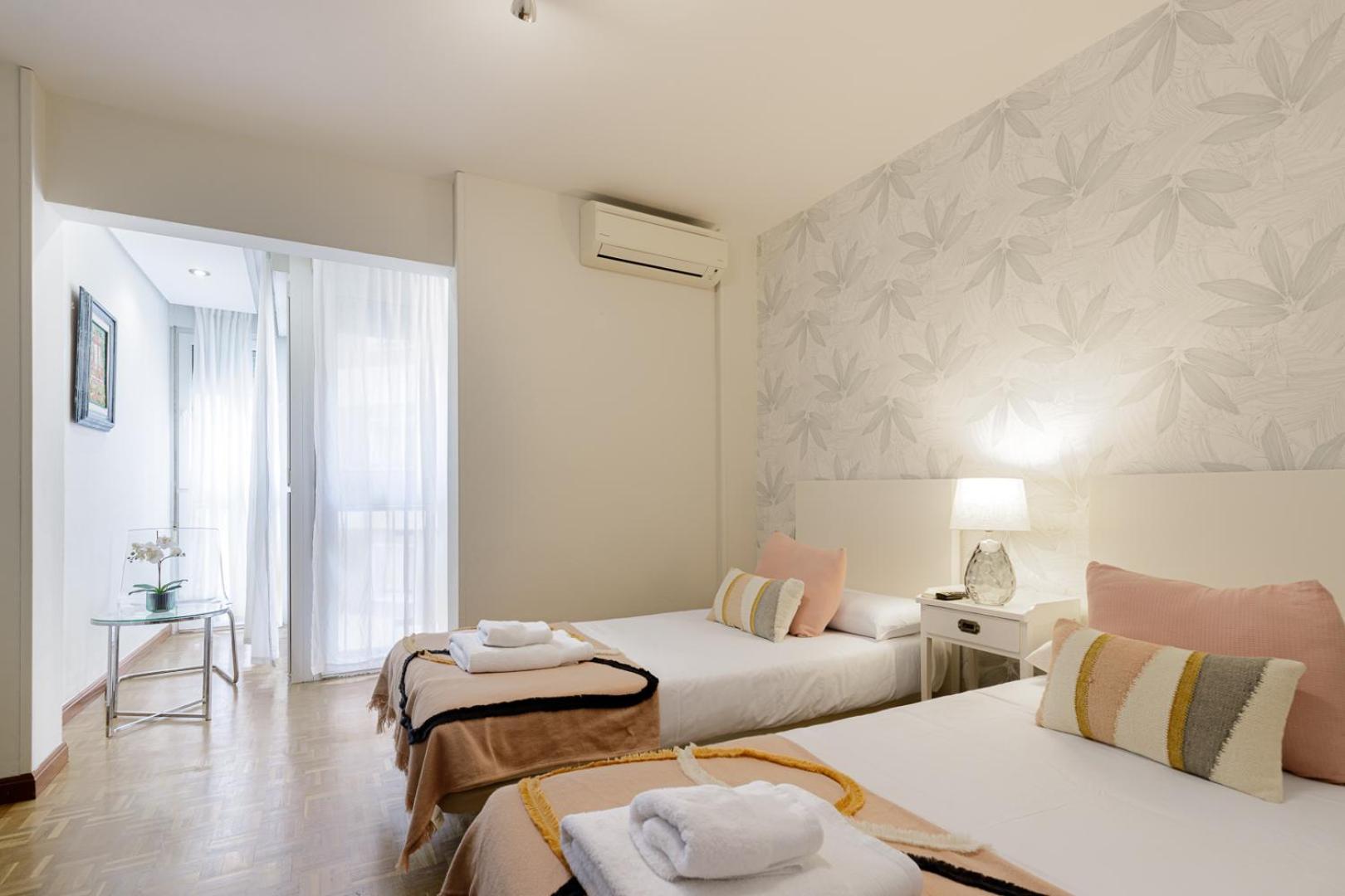 Beach Malagueta By Caleta Homes มาลากา ภายนอก รูปภาพ
